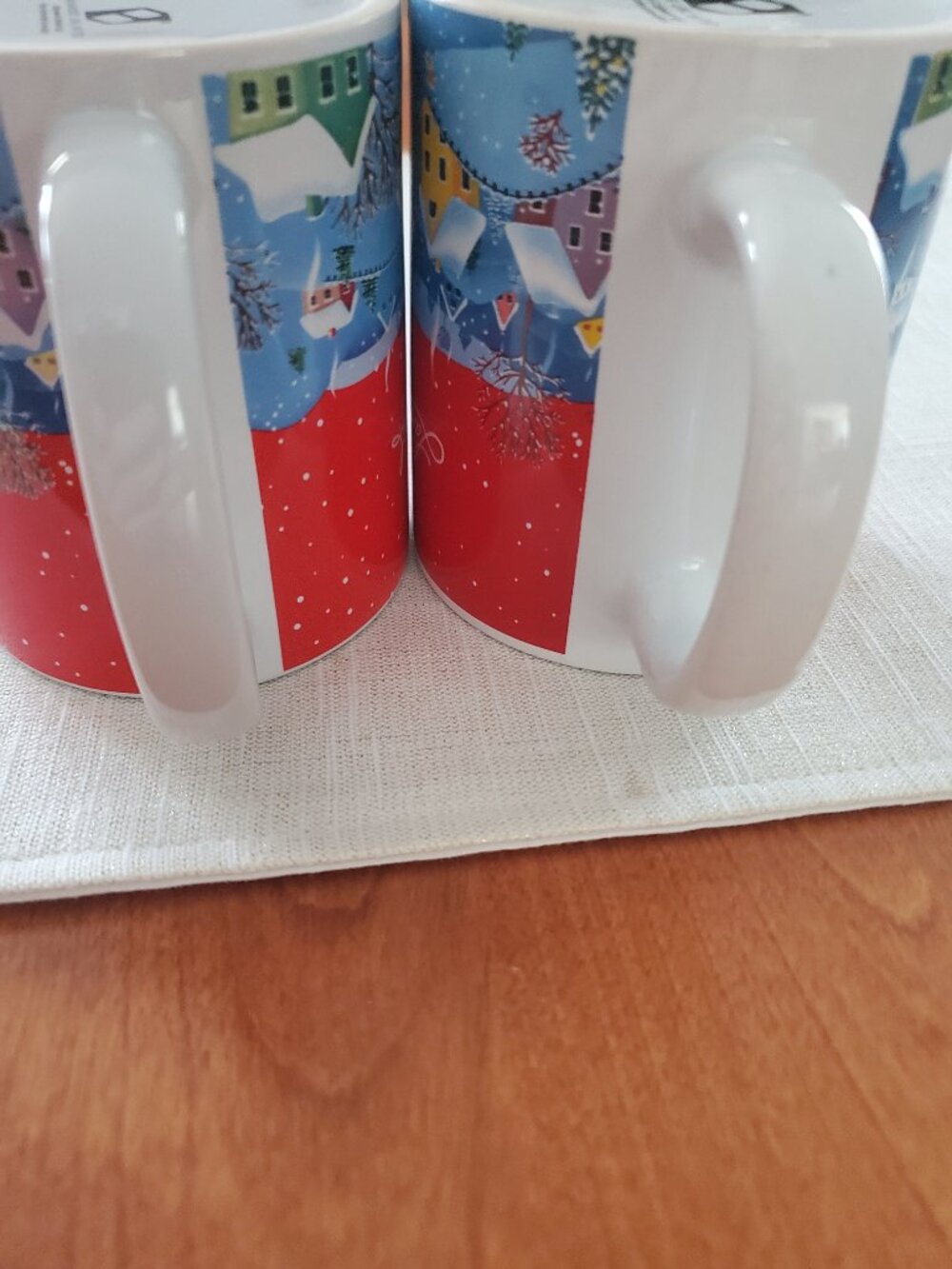 Limited Edition Holiday Winter Houses on Snow hills Themed Laura Secord Mugs Duo - Picture 4 of 6